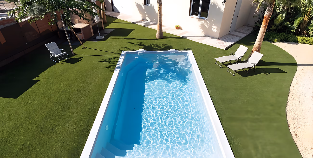 A Freedom Pools Riviera 8 swimming pool